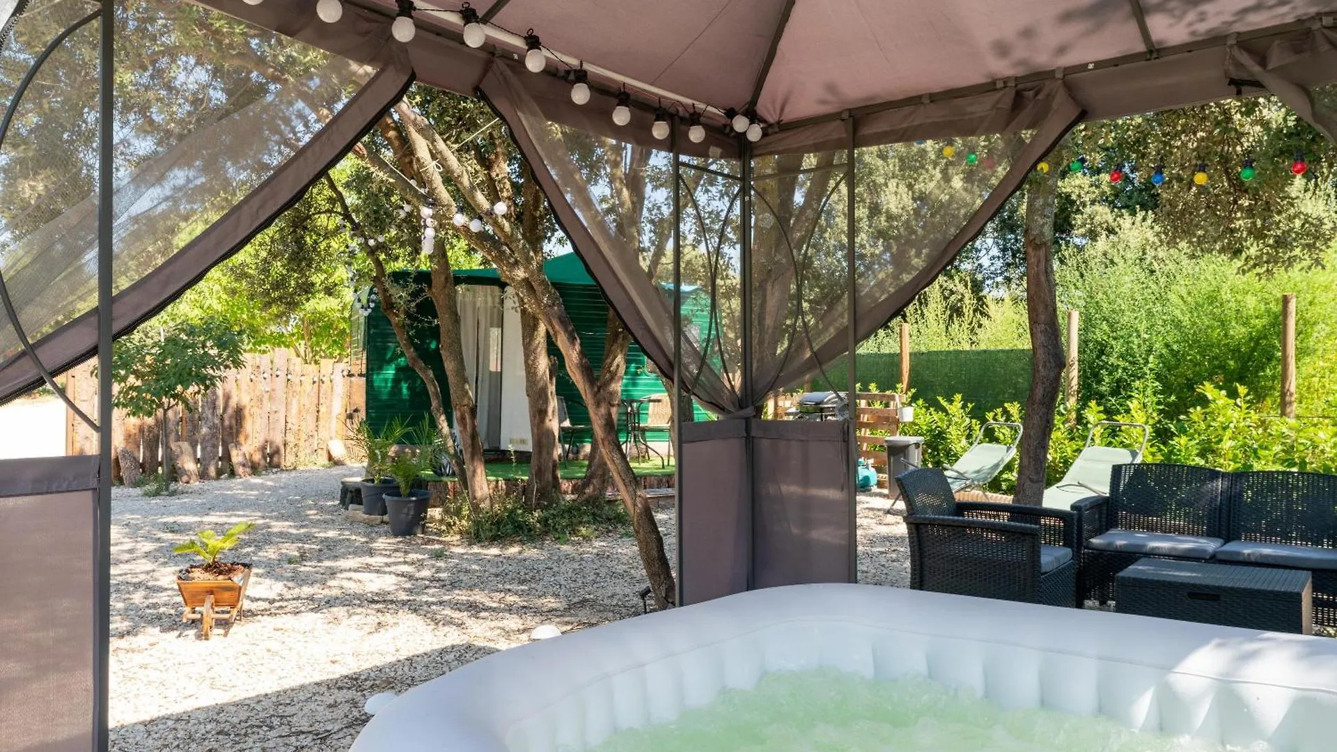 Cocoon Insolite Pernes-les-Fontaines France